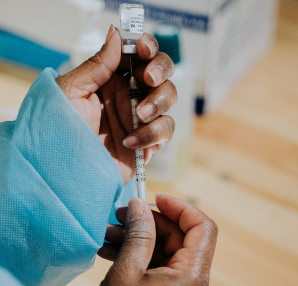 PREPARANDO VACUNA - Kolumbien Individual